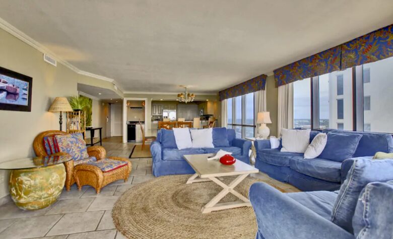 Emerald Towers Beachfront Residence - Destin, Florida