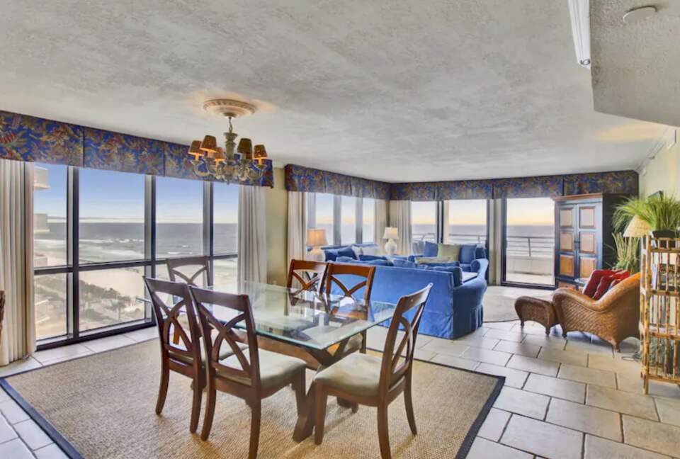 Emerald Towers Beachfront Residence - Destin, Florida