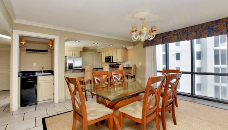 Emerald Towers Beachfront Residence - Destin, Florida