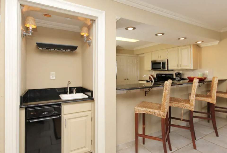 Emerald Towers Beachfront Residence - Destin, Florida