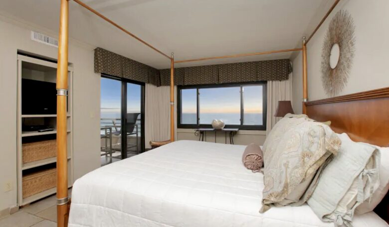 Emerald Towers Beachfront Residence - Destin, Florida