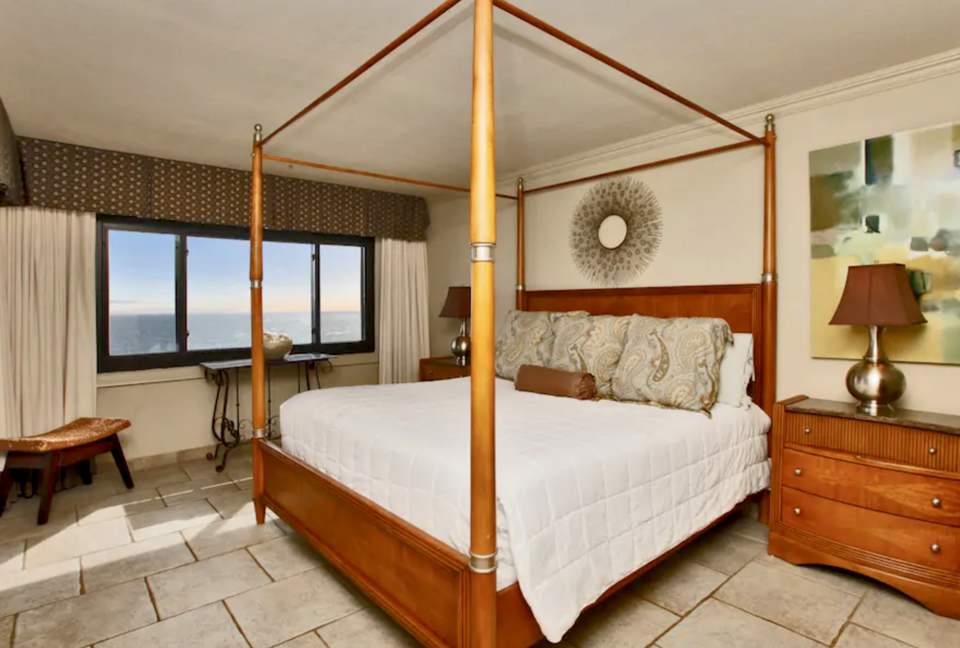 Emerald Towers Beachfront Residence - Destin, Florida