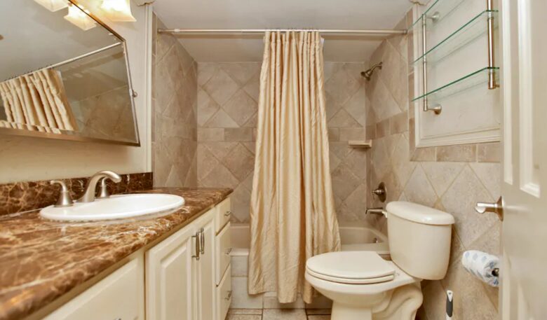 Emerald Towers Beachfront Residence - Destin, Florida