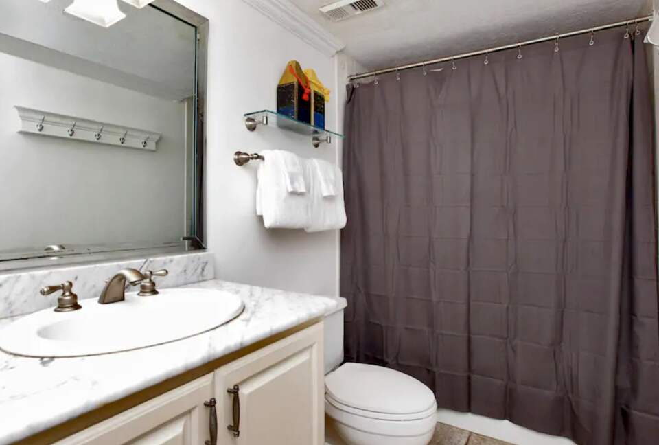 Emerald Towers Beachfront Residence - Destin, Florida