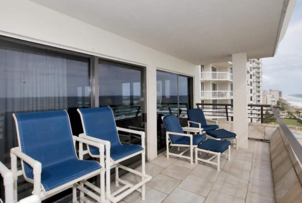 Emerald Towers Beachfront Residence - Destin, Florida
