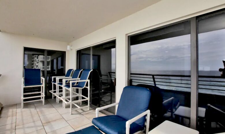 Emerald Towers Beachfront Residence - Destin, Florida