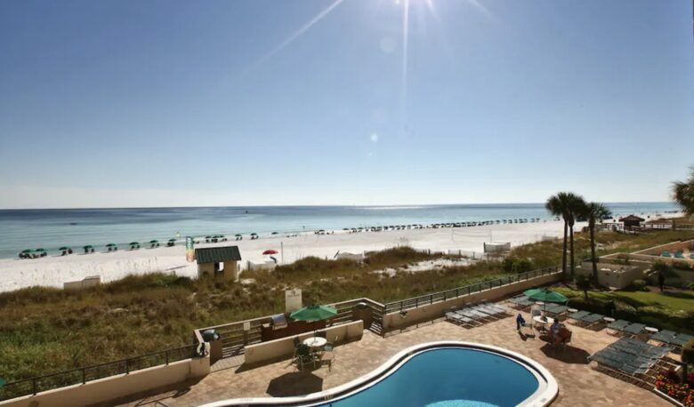 Emerald Towers Beachfront Residence - Destin, Florida