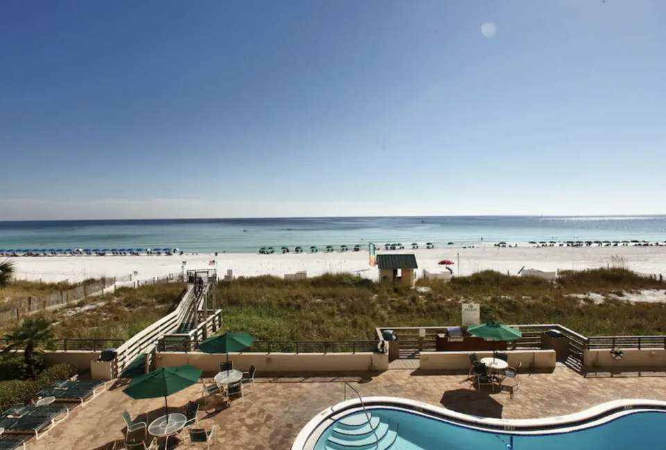 Emerald Towers Beachfront Residence - Destin, Florida