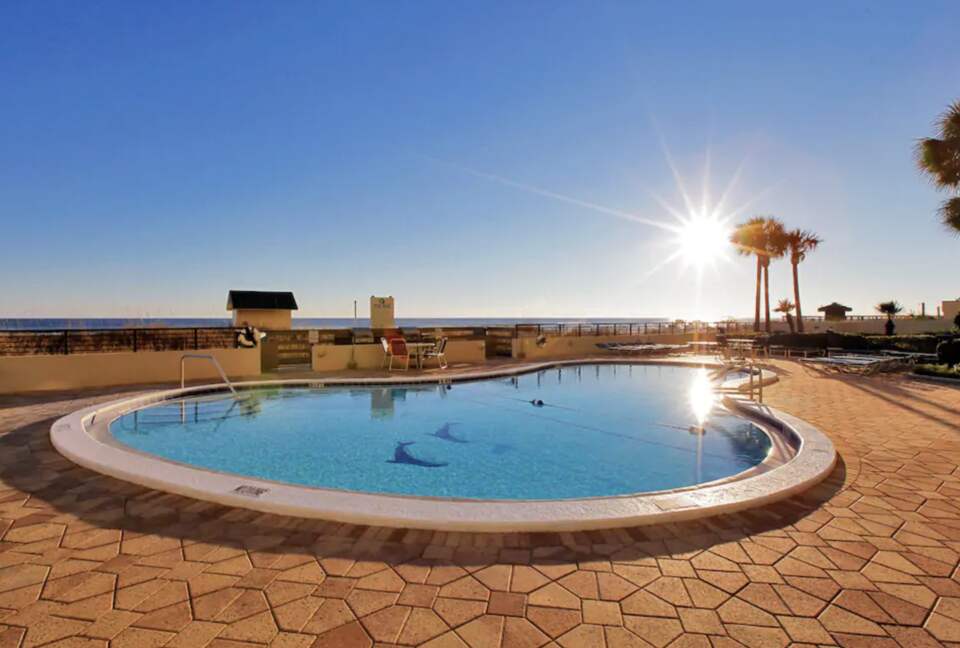 Emerald Towers Beachfront Residence - Destin, Florida
