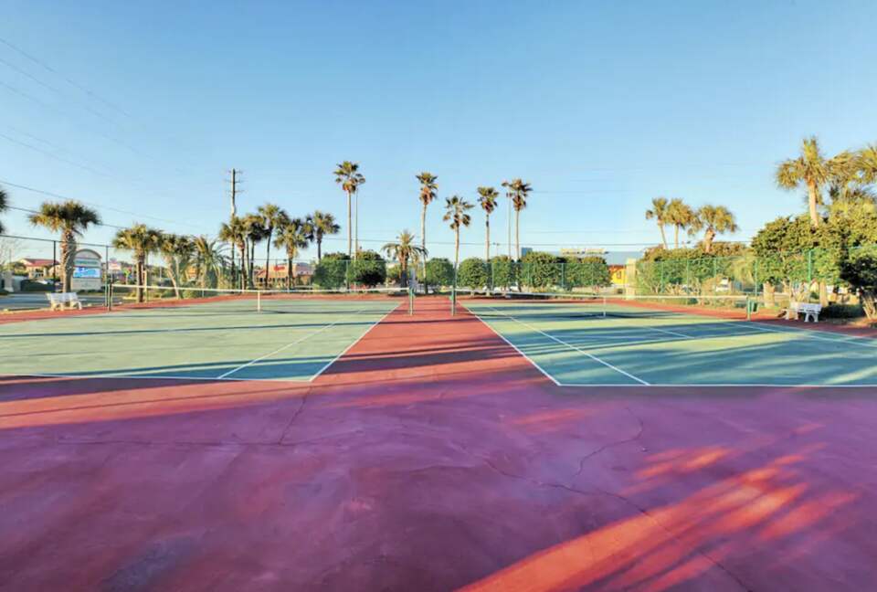 Emerald Towers Beachfront Residence - Destin, Florida