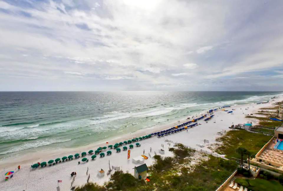 Emerald Towers Beachfront Residence - Destin, Florida