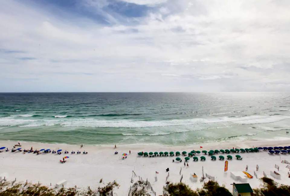Emerald Towers Beachfront Residence - Destin, Florida