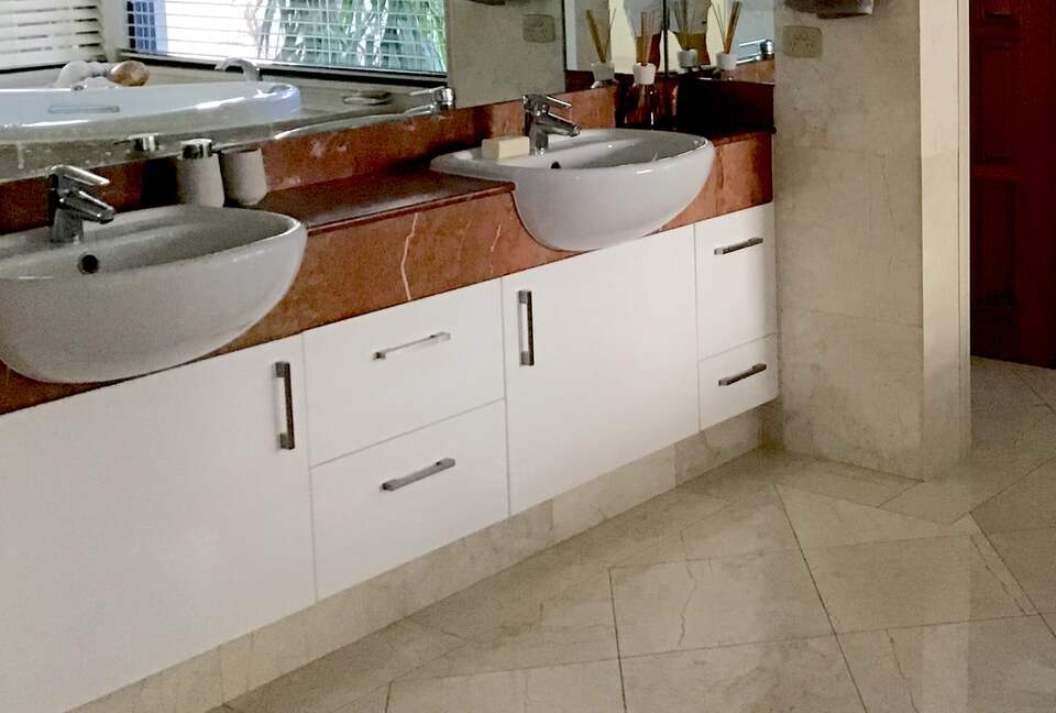 Westerly Manor - Sovereign Island, Australia