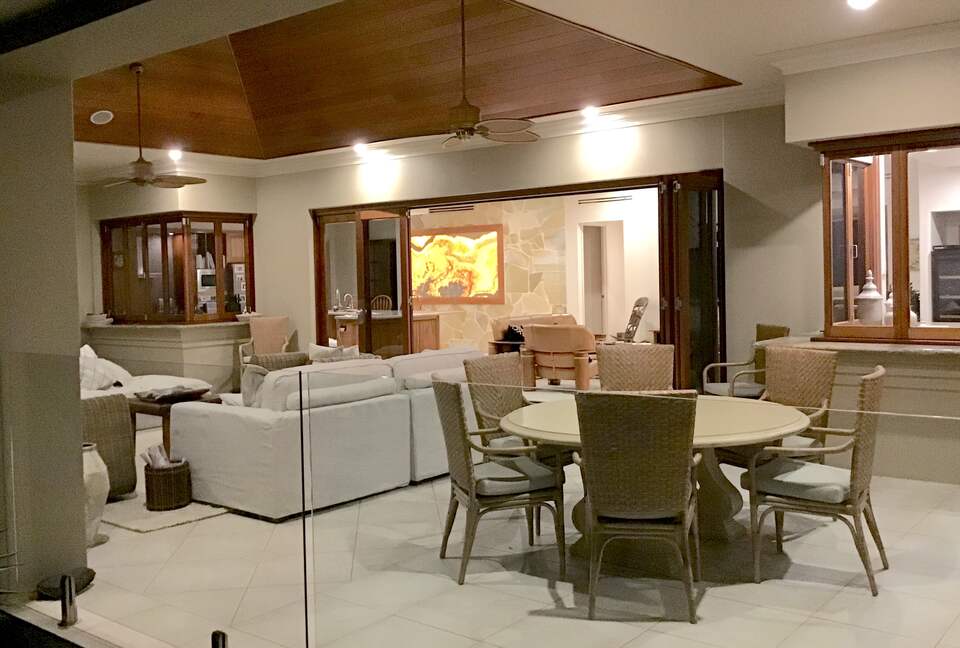 Westerly Manor - Sovereign Island, Australia