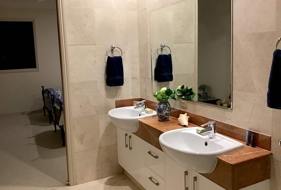 Westerly Manor - Sovereign Island, Australia