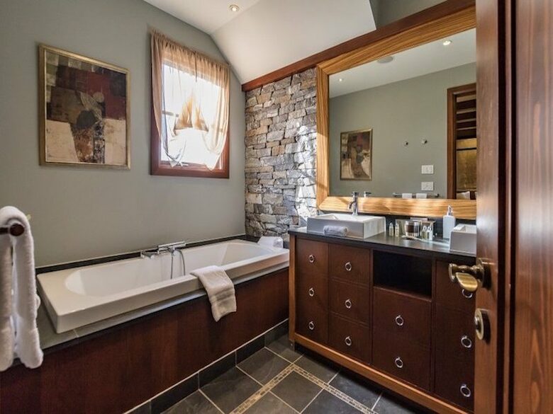 Les Legendes 4 Bedroom Residence - Mont-Tremblant, Canada