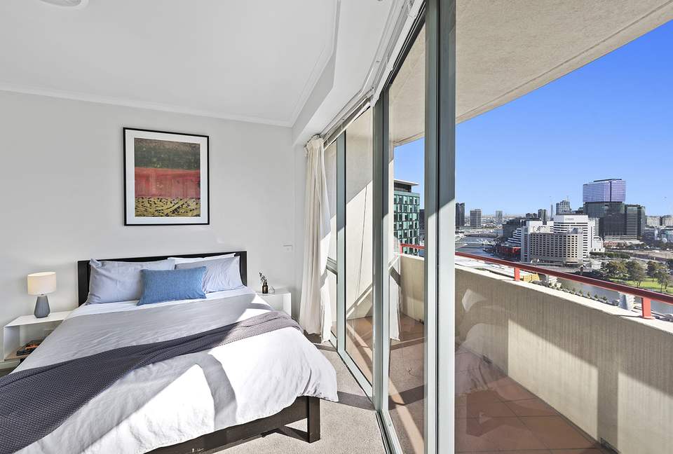 Modern Queensbridge Residence - Southbank, Melbourne, Australia