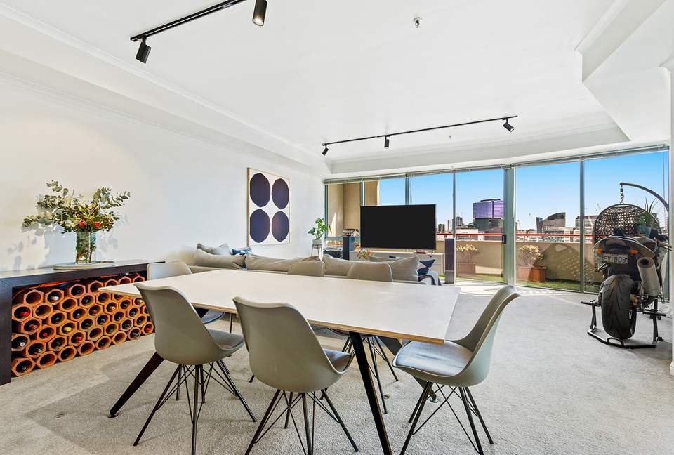 Modern Queensbridge Residence - Southbank, Melbourne, Australia