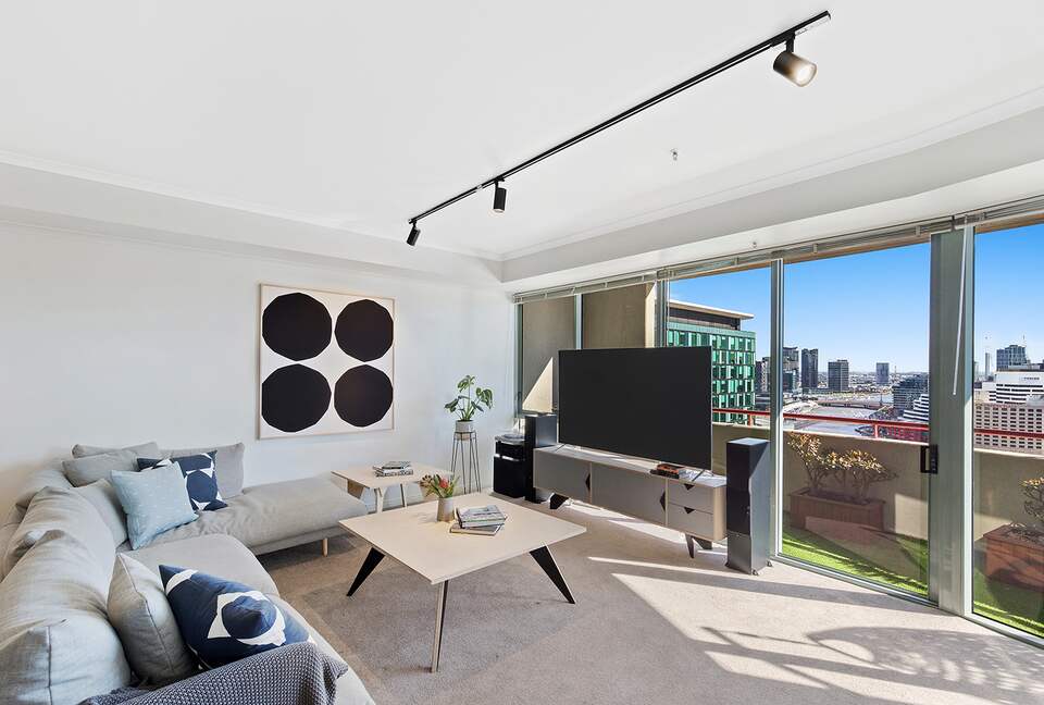 Modern Queensbridge Residence - Southbank, Melbourne, Australia