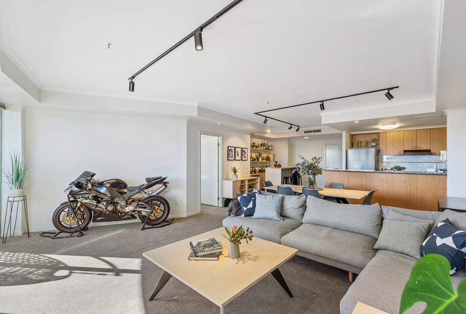 Modern Queensbridge Residence - Southbank, Melbourne, Australia