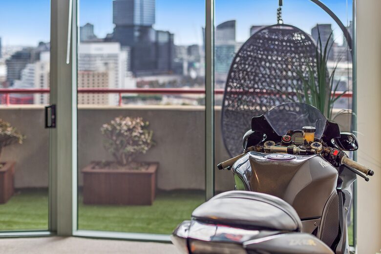 Modern Queensbridge Residence - Southbank, Melbourne, Australia