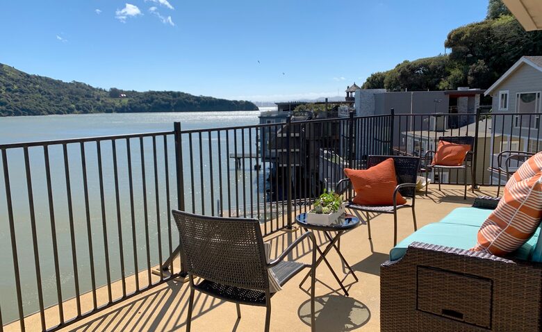 Waterfront Apartment: A Ferry Away From San Francisco! - Tiburon, California