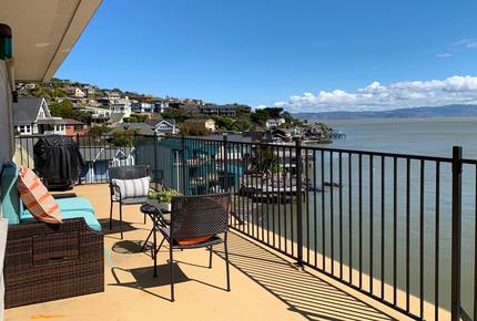 Waterfront Apartment: A Ferry Away From San Francisco! - Tiburon, California