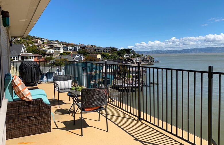 Waterfront Apartment: A Ferry Away From San Francisco! - Tiburon, California