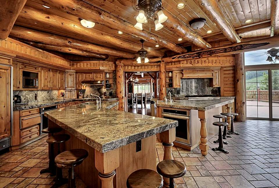 Timber Moose: America's Biggest Log Cabin - Heber City, Utah