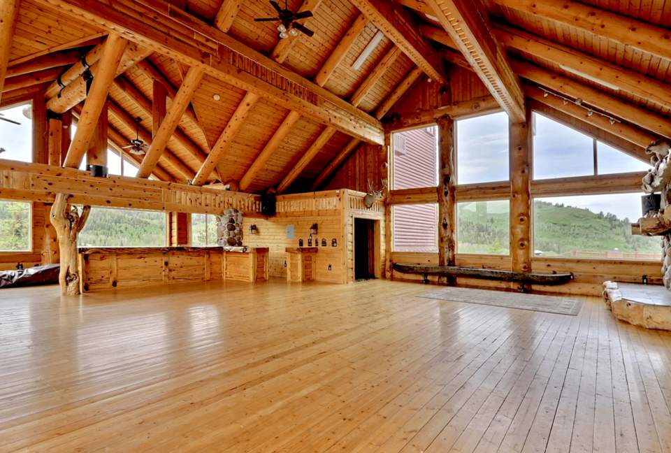 Timber Moose: America's Biggest Log Cabin - Heber City, Utah