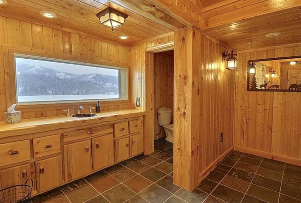 Timber Moose: America's Biggest Log Cabin - Heber City, Utah