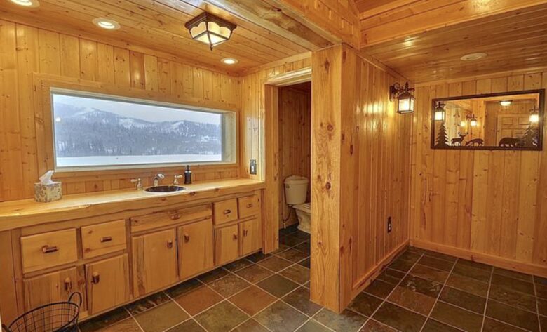 Timber Moose: America's Biggest Log Cabin - Heber City, Utah