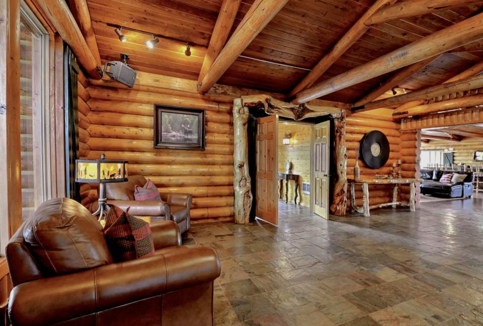 Timber Moose: America's Biggest Log Cabin - Heber City, Utah