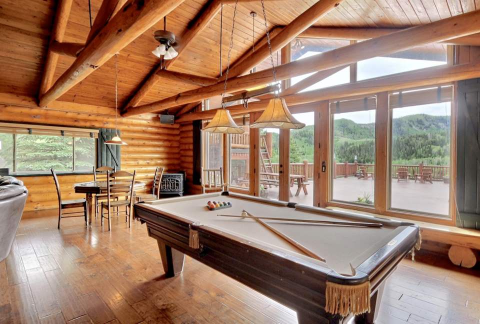 Timber Moose: America's Biggest Log Cabin - Heber City, Utah