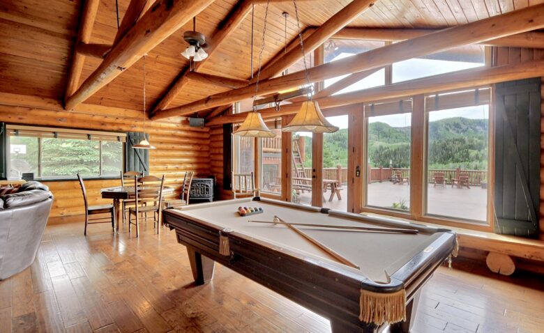 Timber Moose: America's Biggest Log Cabin - Heber City, Utah