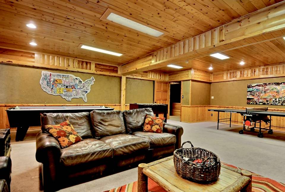 Timber Moose: America's Biggest Log Cabin - Heber City, Utah