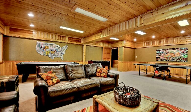 Timber Moose: America's Biggest Log Cabin - Heber City, Utah