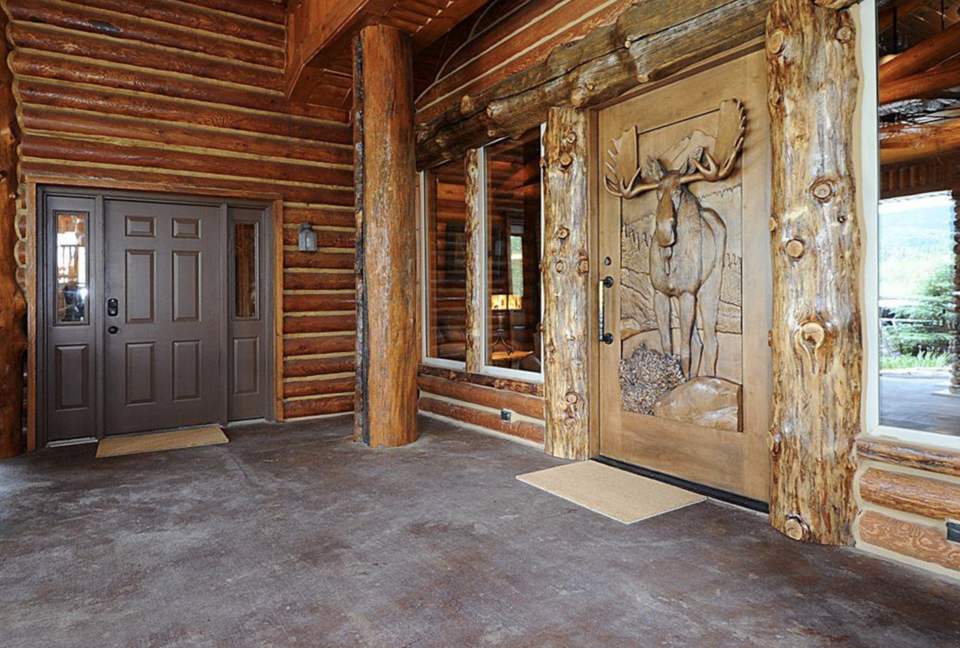 Timber Moose: America's Biggest Log Cabin - Heber City, Utah