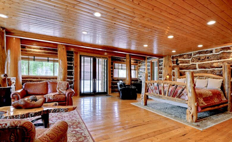 Timber Moose: America's Biggest Log Cabin - Heber City, Utah