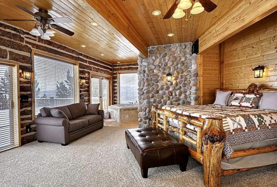 Timber Moose: America's Biggest Log Cabin - Heber City, Utah