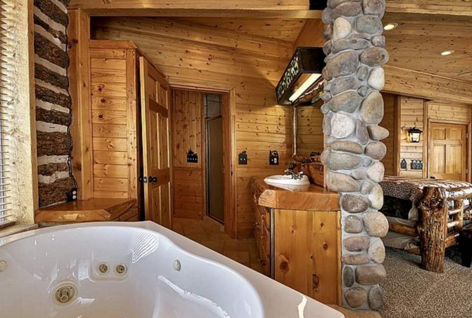 Timber Moose: America's Biggest Log Cabin - Heber City, Utah