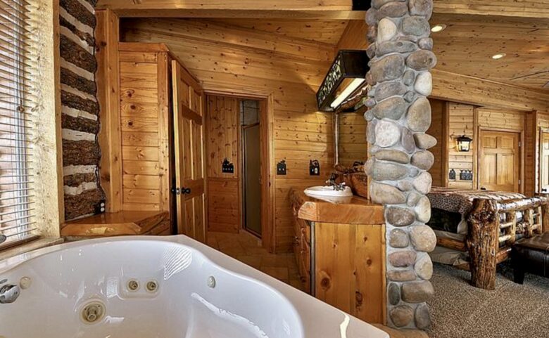 Timber Moose: America's Biggest Log Cabin - Heber City, Utah