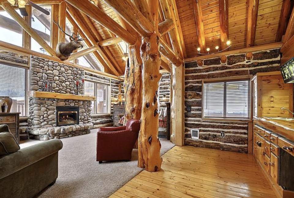 Timber Moose: America's Biggest Log Cabin - Heber City, Utah