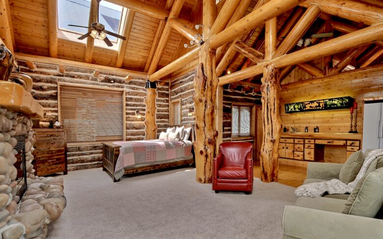 Timber Moose: America's Biggest Log Cabin - Heber City, Utah