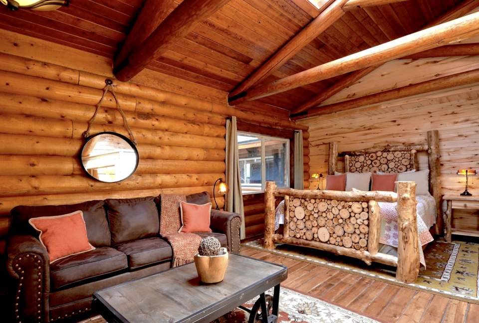 Timber Moose: America's Biggest Log Cabin - Heber City, Utah