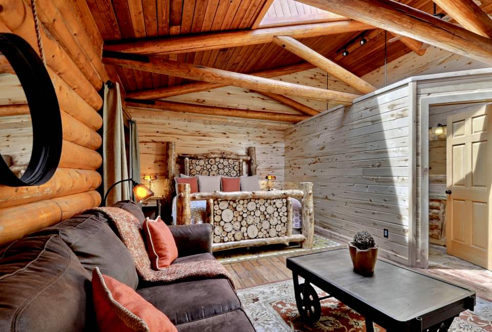 Timber Moose: America's Biggest Log Cabin - Heber City, Utah
