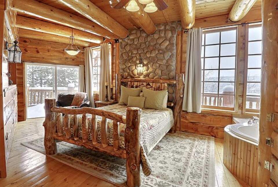 Timber Moose: America's Biggest Log Cabin - Heber City, Utah