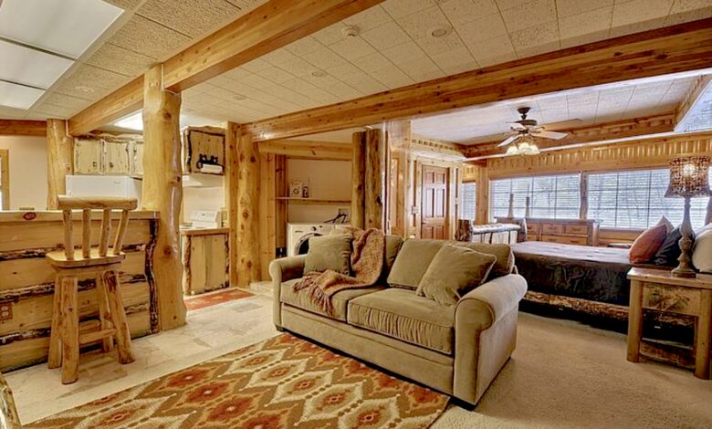 Timber Moose: America's Biggest Log Cabin - Heber City, Utah