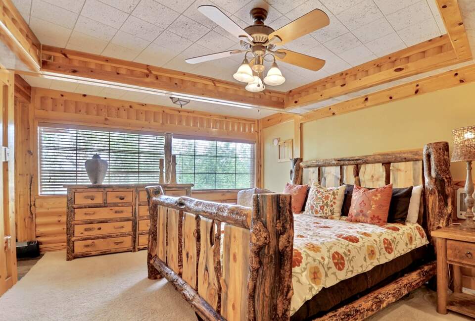 Timber Moose: America's Biggest Log Cabin - Heber City, Utah