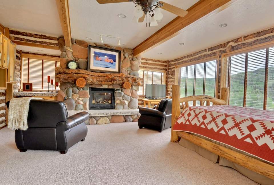 Timber Moose: America's Biggest Log Cabin - Heber City, Utah